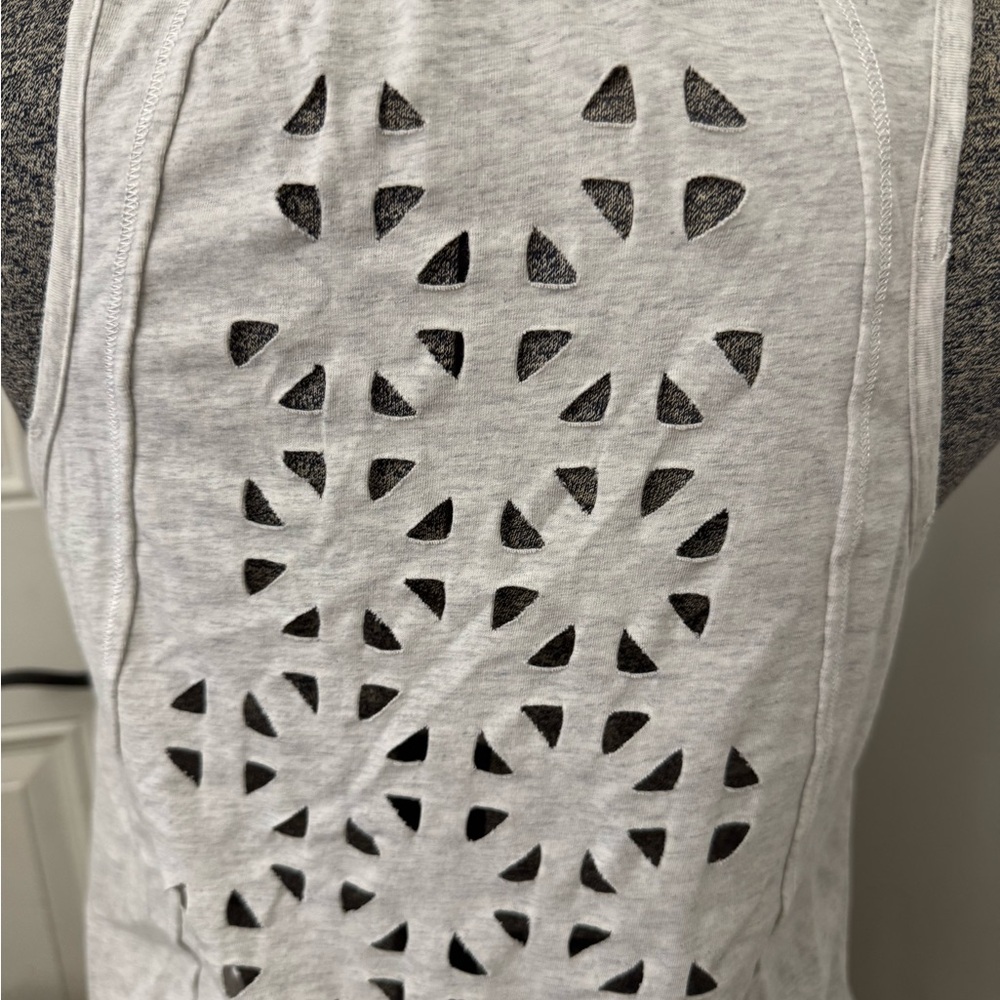 Women’s Sloane Rouge Light Grey Laser-Cut Tank Top Small - Picture 5 of 6